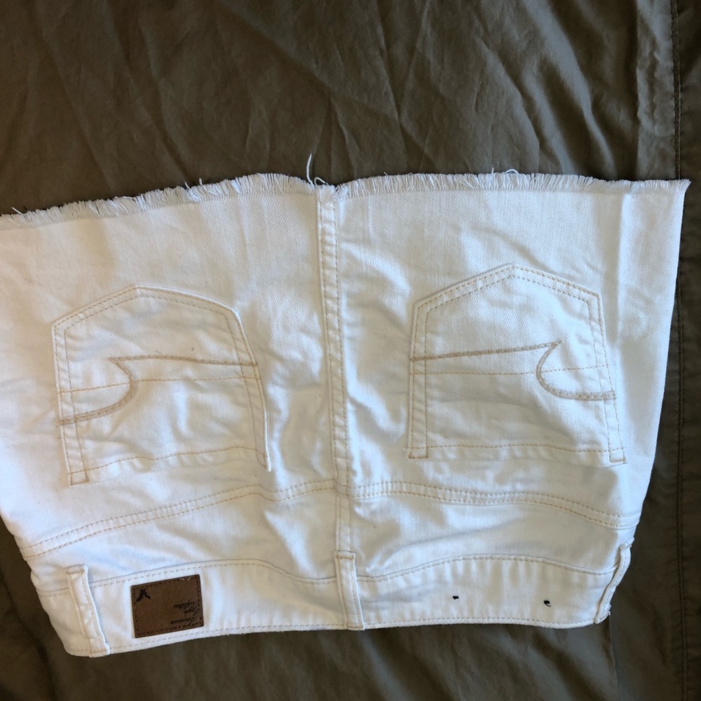 White denim mini w frayed hem